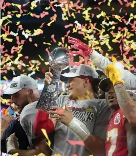  ??  ?? Miami’deki Hard Rock Stadyumu’nda oynanan 54’üncü Super Bowl’da Kansas City Chiefs şampiyon oldu. Kansas City Chiefs were the champions of the 54th Super Bowl played in the Hard Rock Stadium in Miami.