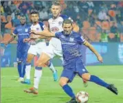  ?? ISL PHOTO ?? Amine Chermiti scored the second goal in Mumbai City’s victory over Bengaluru FC in Mumbai on Friday.