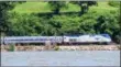  ??  ?? An advisory committee says a report shows the railroad has overstated the urgency to restrict river access.