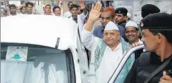  ?? Express archive ?? Mulayam Singh Yadav waves during an event on Eid-ul Firt in 2013.