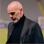  ??  ?? Momento no Stefano Pioli, 55 anni: il suo Milan attraversa il periodo più delicato della stagione