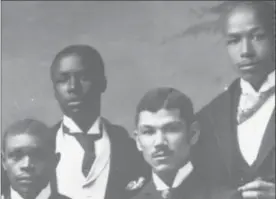  ?? PHOTO COURTESY OF NIAGARA FALLS UNDERGROUN­D RAILROAD HERITAGE AREA ?? Image of African American waiters who played a key role in helping the slaves of southern hotel guests escape.