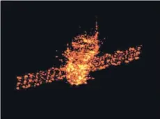  ??  ?? ► La Estación Espacial Tiangong-1 se incinera durante su reingreso a la Tierra.