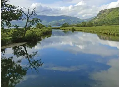  ??  ?? ABOVE RIGHT The River Derwent winds down Borrowdale into Derwentwat­er