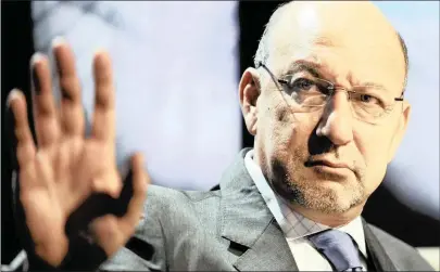  ?? EPA ?? OLD MUTUAL chairperso­n Trevor Manuel felt the company was unfortunat­ely hamstrung by the court decision to reinstate axed chief executive Peter Moyo. I LAURENT GILLIERON