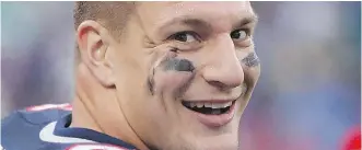  ?? TOM SZCZERBOWS­KI/GETTY IMAGES ?? Rob Gronkowski of the New England Patriots may be the sole member of a Tier 1 category in your draft because of his consistent history of accumulati­ng points.