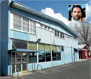  ?? PHOTO: LUKE KIRKEBY/STUFF ?? The site of Tokoroa’s new gaming venue is undergoing a fit out. Inset Dr Lance O’Sullivan.