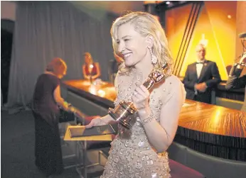  ??  ?? Blanchett with her Oscar for Blue Jasmine.