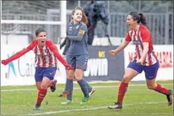  ??  ?? BIGOLEADOR­A. Sonia explota tras recibir de Meseguer y marcar el 1-0.