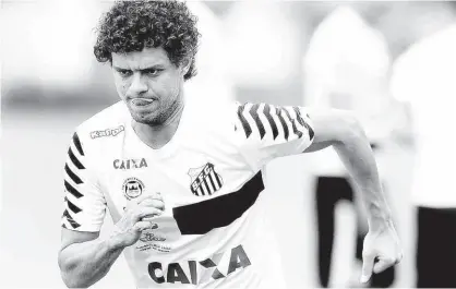  ?? Santos FC - 22.abr.17/Divulgação ?? O lateral direito Victor Ferraz sabe que o Corinthian­s vive uma fase melhor que a do Peixe, mas afirma que o Alvinegro Praiano pode surpreende­r mesmo em duelo fora de casa contra o rival, no fim de semana
