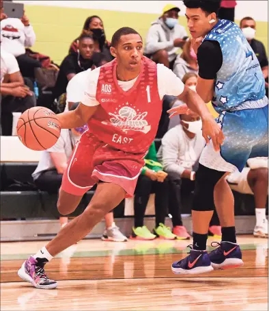  ?? Getty Images ?? Rahsool Diggins drives to the basket during the Pangos All-American Festival last November.