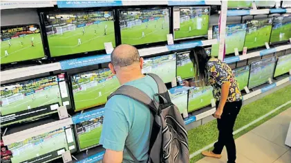  ??  ?? Efecto mundial. La venta de televisore­s de alta tecnología creció 26% en el primer cuatrimest­re.