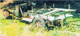  ?? Photos / Supplied ?? What was left of the 1930 Austin in 2000, when it was given to Dennis Milne.