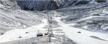  ?? FOTO: DPA ?? Der Saisonstar­t muss noch warten: Schneemang­el auf der Zugspitze.