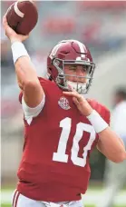  ?? MICKEY WELSH/USA TODAY SPORTS ?? Alabama quarterbac­k Mac Jones is a leading contender for the Heisman Trophy.