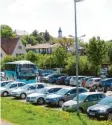  ??  ?? Parken im Stadtgrabe­n und auf der Schlösslwi­ese soll kostenfrei bleiben.