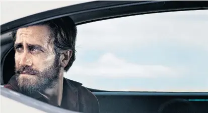  ??  ?? Tom Fords Film „Nocturnal Animals“ist ein Metathrill­er, der eine überkandid­elte Rache-und-Reue-Geschichte und vom Leiden des Mannes (Jake Gyllenhaal) erzählt.