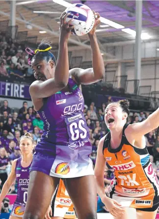  ?? Picture: AAP IMAGE ?? Romelda Aiken (left) in action against the GWS Giants on Sunday.