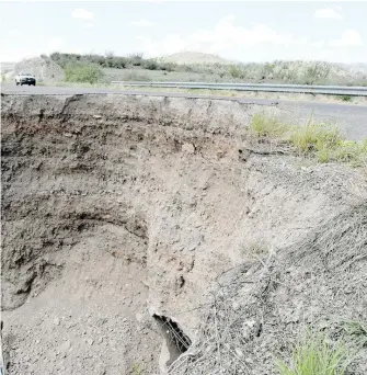  ?? ARCHIVO: EL HERALDO DE CHIHUAHUA ?? No son ni para poner siquiera un señalamien­to de “carril angosto”