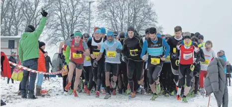  ?? FOTO: MANFRED FAKLER ?? Insgesamt mehr als 200 Läufer werden am Sonntag bei der dritten Etappe der Oberschwäb­ischen Crosslaufs­erie in Birkenhard erwartet.