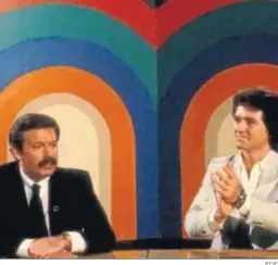  ?? RTVE ?? Íñigo entrevista a Patrick Duffy (Bobby en ‘Dallas’), en ‘Fantástico’.