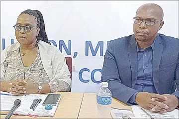  ?? (Pic: Nonduduzo Kunene) ?? CMAC Executive Director Lomkhosi Magagula (L) and CFO Thembinkos­i Dlamini during a press conference yesterday.