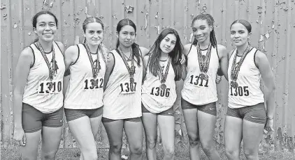  ?? COURTESY OF TEANECK ATHLETICS ?? Teaneck cross-country team, from left: Sofia Melo Panternina, Lydia Rojas, Aylin Lopez, Elena Guzman, Alyvia Polite and Anabel Cruz.