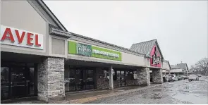  ?? JULIE JOCSAK THE ST. CATHARINES STANDARD ?? The first cannabis store in St. Catharines could be in Unit 15 of 33 Lakeshore Rd., where the Better Homes and Gardens Real Estate office used to be.