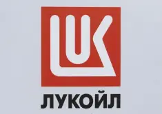  ??  ?? The logo of Russian oil company Lukoil. Saudi Arabia, backed by non-member Russia, says the time has come to raise production to meet growing demand and appease major consumer countries like the United States, India and China who have complained about...