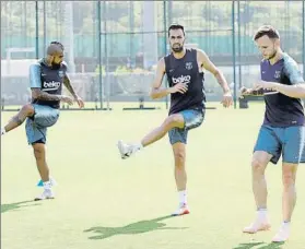  ?? FOTOS: FCB ?? Los internacio­nales que quedaban por volver a los entrenamie­ntos se reincorpor­aron ayer, excepto Coutinho y Arthur, para preparar a fondo la visita a Anoeta