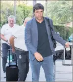  ??  ?? Raúl, a su llegada a Los Ángeles.