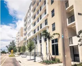  ?? ANNE GEGGIS/STAFF ?? Residents recently started moving into City Vista’s 111 new apartments, which are north of Atlantic Boulevard and east of Interstate 95 in Pompano Beach.