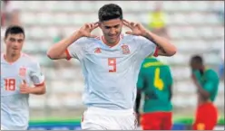  ??  ?? Escobar celebra su primer gol en el Mundial Sub-17.