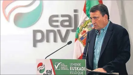  ?? LUIS TEJIDO / EFE ?? Aitor Esteban, número uno del PNV para el Congreso, se reúne hoy con Rajoy