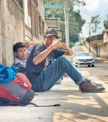  ?? ARCHIVO ALEJANDRO GÓMEZ/ DIARIO DEL SUR ?? Migrantes varados en Tapachula, Chiapas