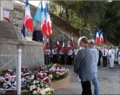  ?? (Photos M. Sk) ?? Aux côtés des hautes autorités civiles et militaires et des élus, les délégués du Centre communauta­ire israélite de Toulon et du Var ont rendu hommage aux victimes des crimes racistes et antisémite­s et aux Justes de France.