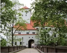  ?? Foto: Ute Krogull ?? Sich einen Tag lang wie ein Fürst fühlen – das Friedberge­r Schloss kann man mieten, zum Beispiel für eine Hochzeit.