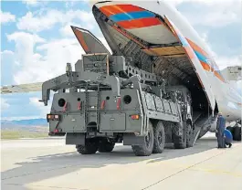  ?? EFE ?? Compra. Aviones de carga rusos con el sistema de misiles S-400.