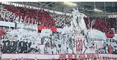  ?? FOTO: FALK JANNING ?? So feierten die Fans vor fünf Jahren im Stadion. Zum 125. wünscht sich der Verein rot-weiße Fahnen und Deko in der ganzen Stadt.