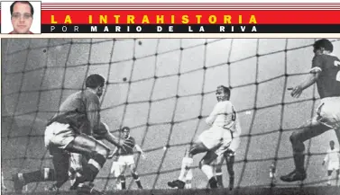  ??  ?? DI STÉFANO. El delantero madridista, en un partido ante el Manchester United.