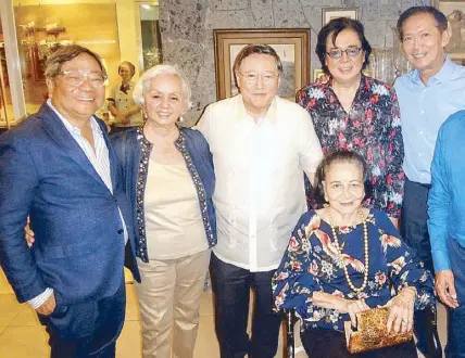  ??  ?? Nene Quimson (seated) with guests Bing de Guzman, Mercy Tuason, Sonny Dominguez, RJ Jacinto, Michael Escaler