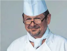  ?? FOTO: KATHARINA STOHR ?? „Es ist zwar die Küche der Zieglersch­en, aber es ist auch mein Kind, in dem mein Herzblut und meine Energie steckt,“sagt Lothar Stützle.