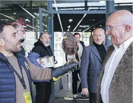  ?? ?? El primer edil vallisolet­ano visita la Feria Fimascota
RUBÉN CACHO/ICAL