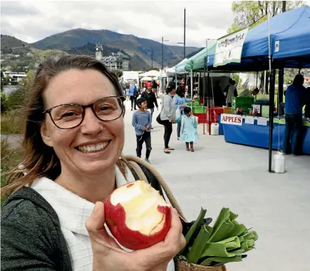  ?? MARTIN DE RUYTER/NELSON MAIL ?? Nelson City Councillor Kate Fulton down at the new Farmers’ Market site.