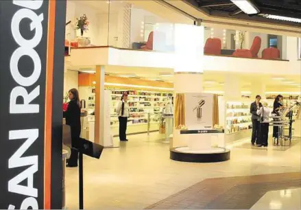 ??  ?? UTILIDADES. La cadena de farmacias y perfumería­s San Roque fue la que obtuvo las mayores en 2017 al compararla­s con su patrimonio.