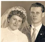  ?? FOTO:PRIVAT ?? Inge und Hermann Koop am Tag ihrer kirchliche­n Hochzeit in Lauenburg an der Elbe. Die standesamt­liche Hochzeit war am 17. April 1956 in Hückeswage­n.