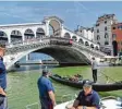  ?? Foto: dpa ?? Terrorziel: Die Rialtobrüc­ke überquert den Canale Grande.
