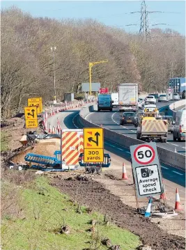  ?? ?? The M4 Motorway near Maidenhead. Ref:132423-13