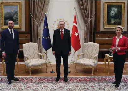  ?? FOTO: SPUTNIK-AFP ?? EU:s rådsordför­ande Charles Michel, Turkiets president Recep Tayyip Erdogan och EU-kommission­ens ordförande Ursula von der Leyen vid tisdagens möte i Ankara.