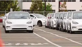  ?? EPA PIC ?? Tesla electric vehicles ready for transport at the company’s factory in Fremont, California, the US, recently.